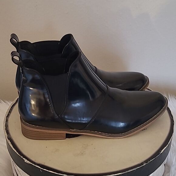 Rocket Dog Black Pantent Leather Slip On Boots - Picture 3 of 10